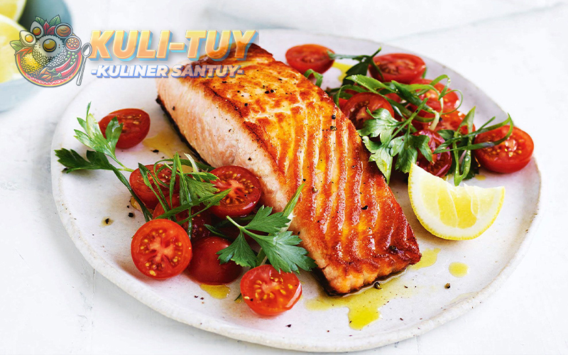 Makan Ikan Salmon