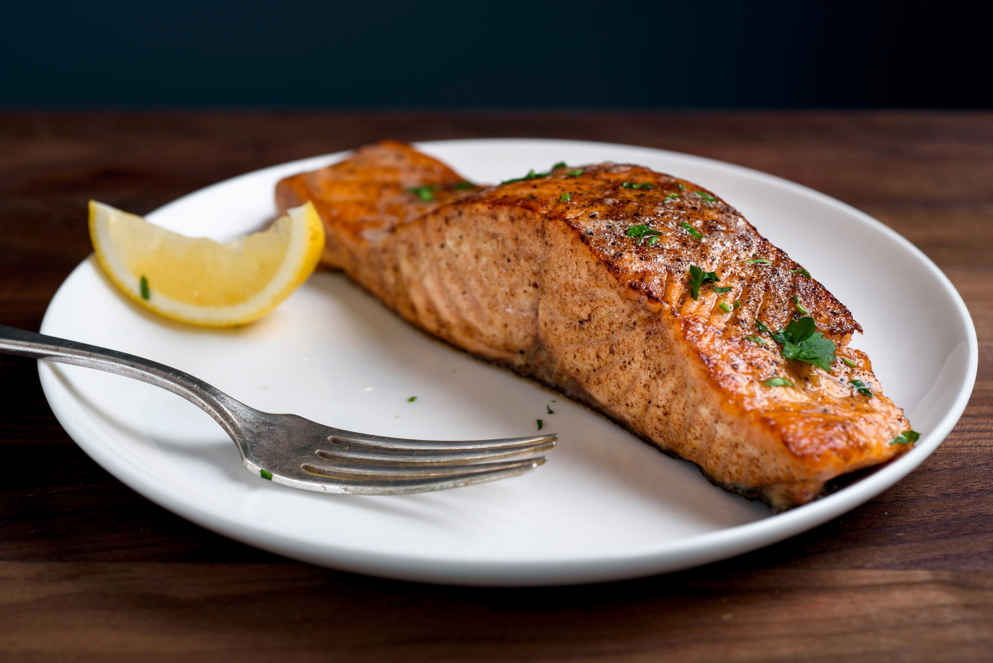 Makan Ikan Salmon