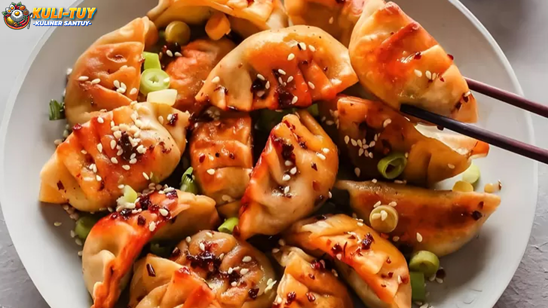Gyoza dengan Chili Oil: Makanan Khas Penuh Rasa Pedas