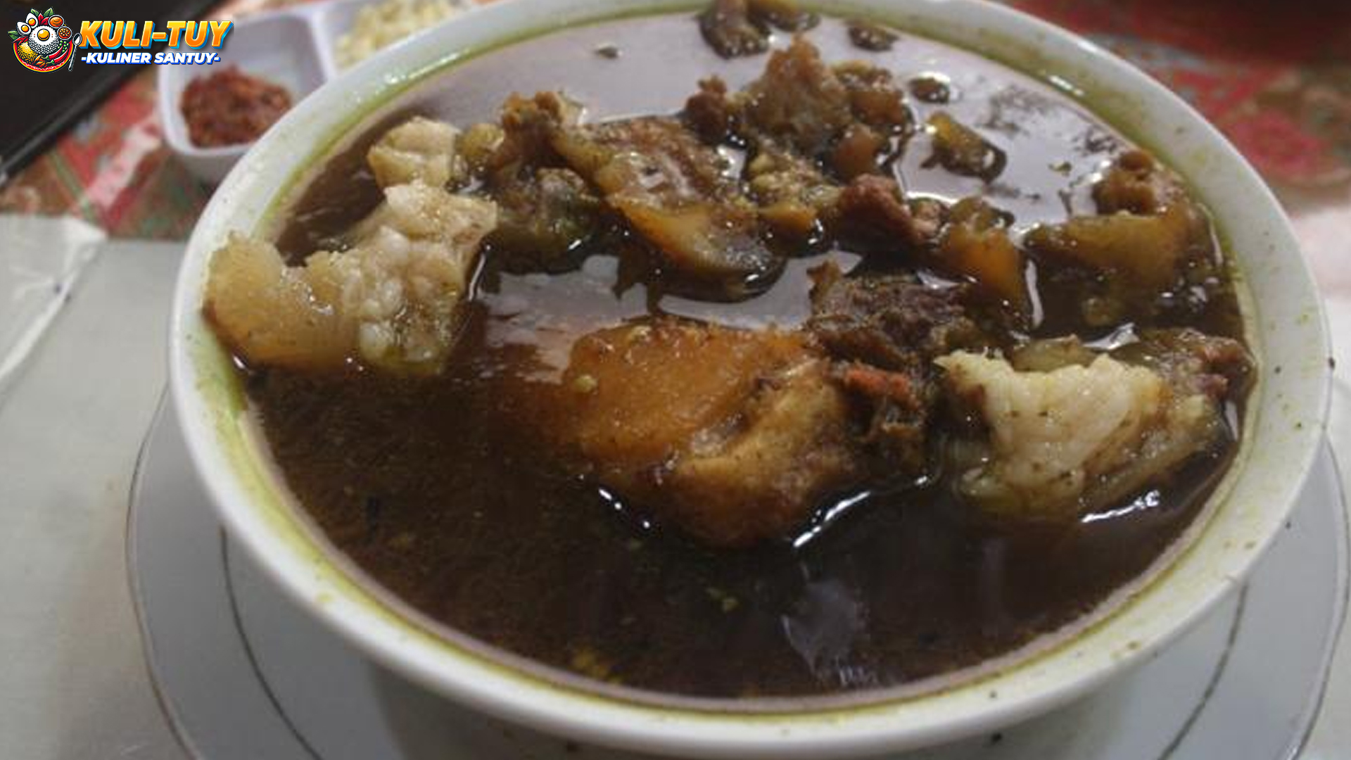 Rawon Dengkul: Sensasi Gurih yang Membuat Ketagihan