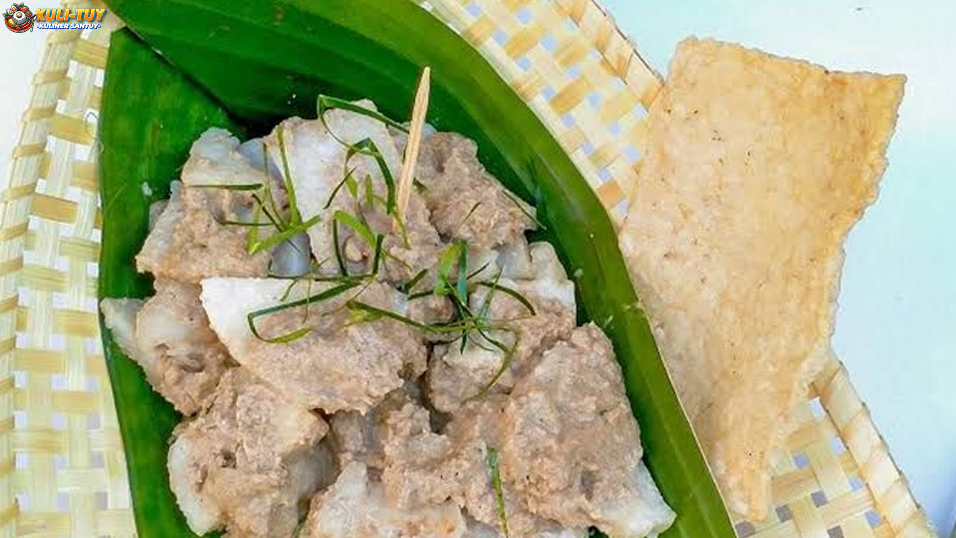 Ketupat Cabuk Rambak: Sensasi Gurih yang Bikin Nagih di Lidah