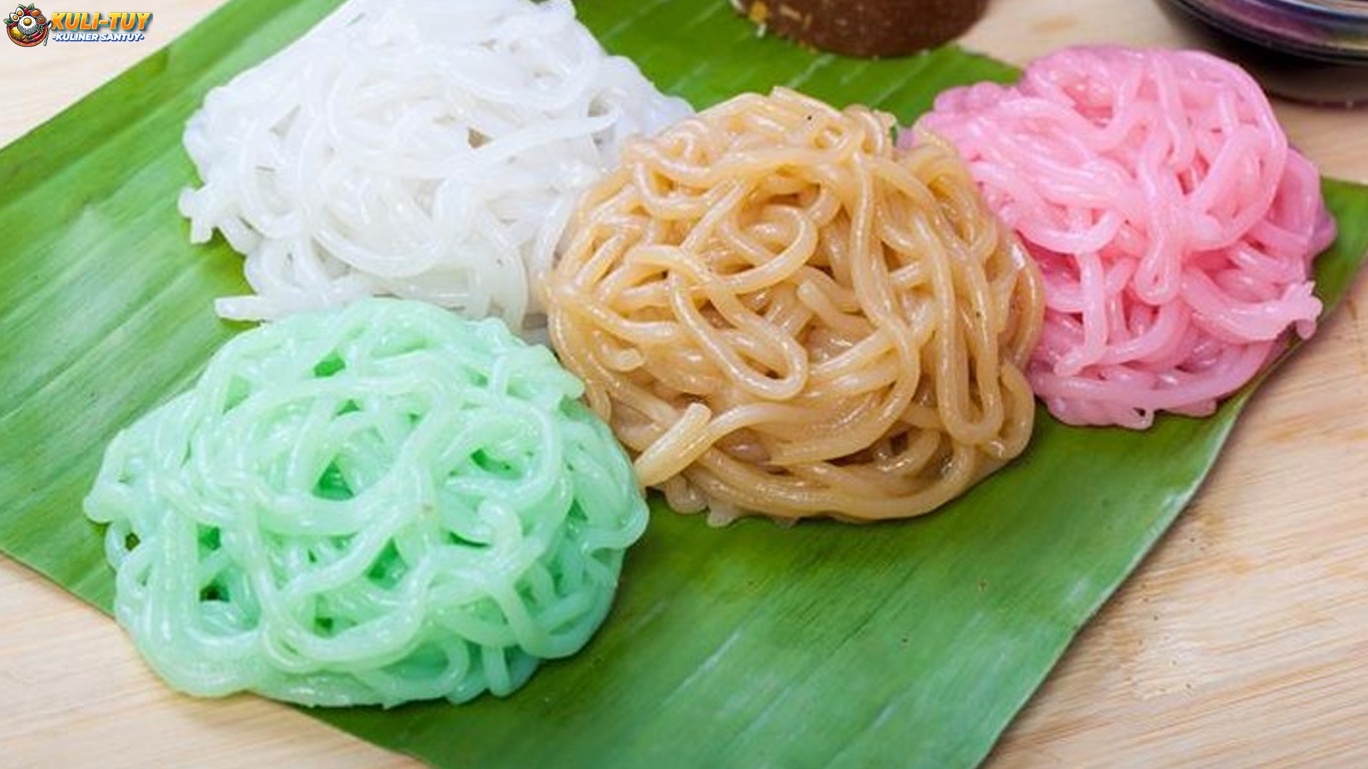 Menggali Cerita di Balik Kue Putu Mayang yang Lezat dan Cantik