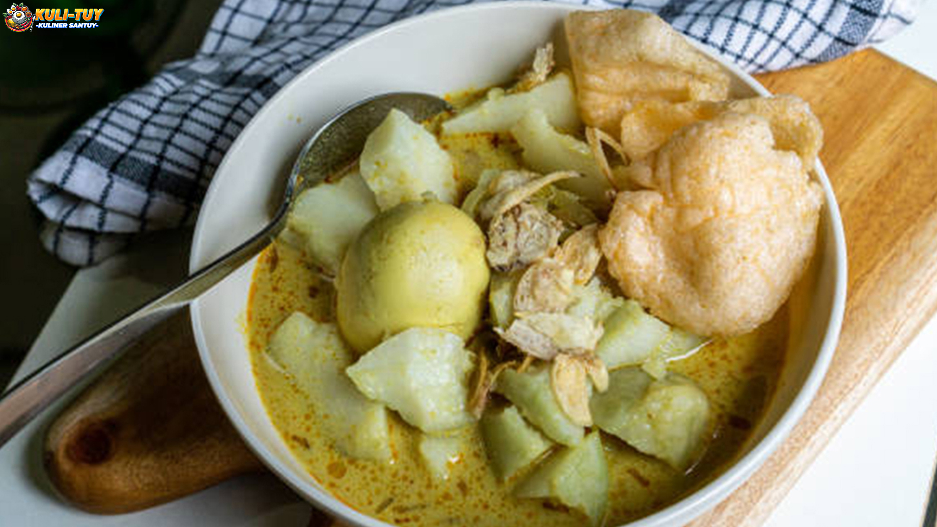 Lontong Tunjang dengan 4 Rasa Gurih dan Pedas yang Legendaris