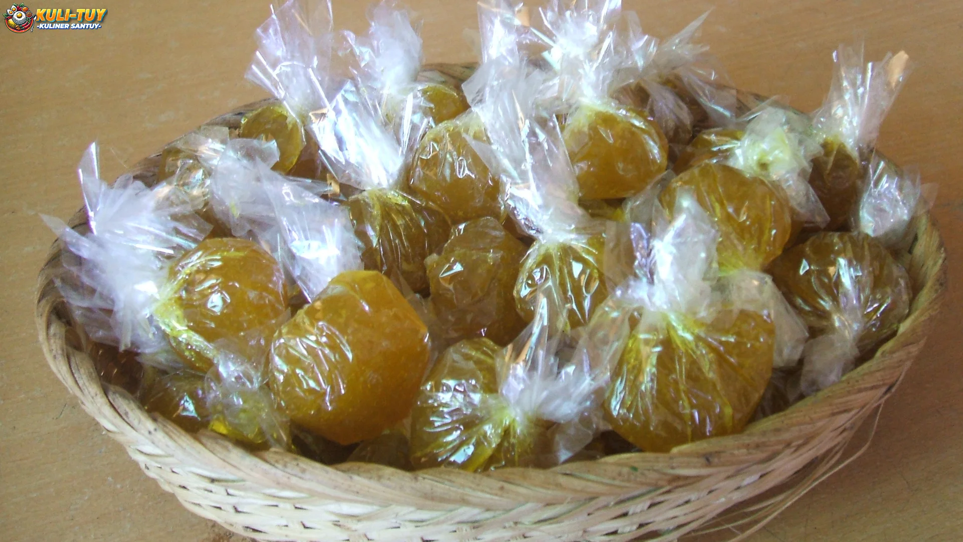 Dodol Nanas Rebus Gula Merah, Tekstur Kenyal Bikin Nagih Parah 1 Potong!