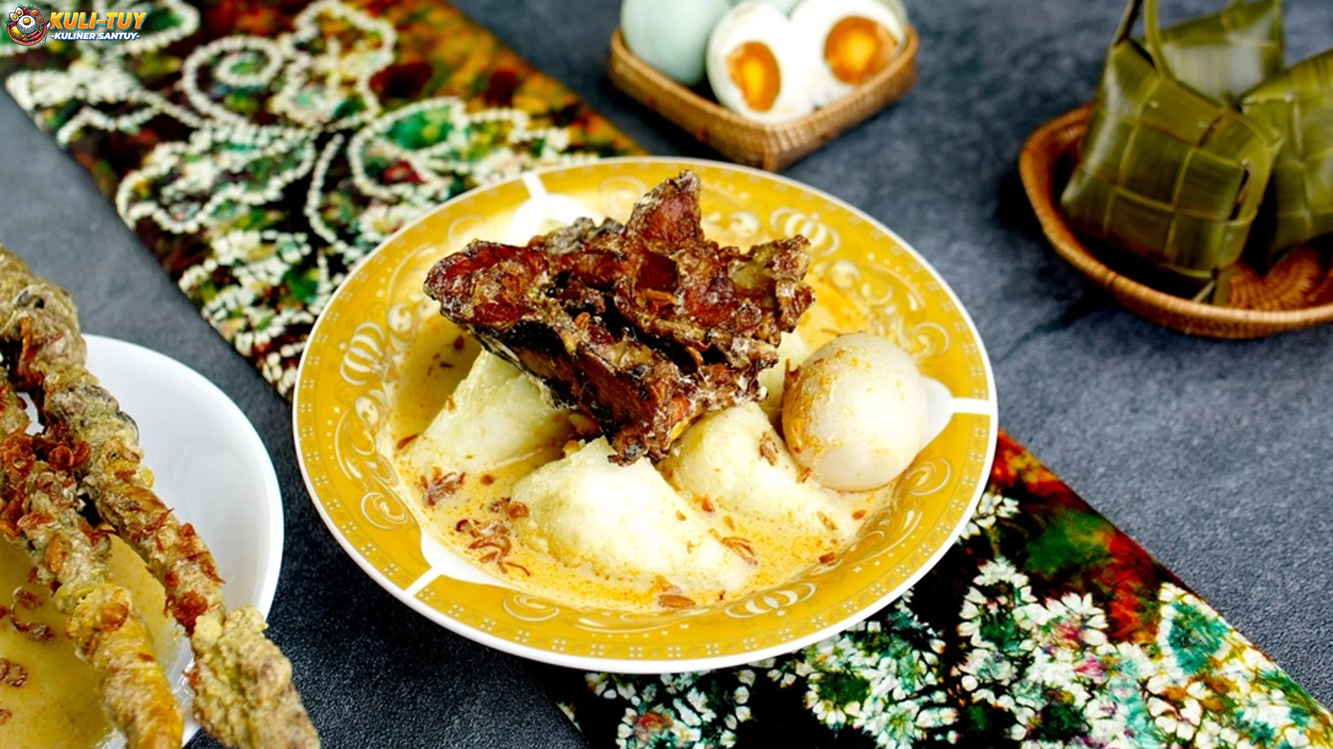 Ketupat Kandangan Hanya Ada Saat 4 Momen Spesial Ini