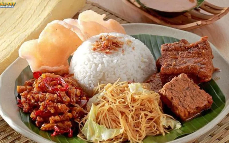 Nasi Uduk Buktikan 5 Hal Tentang Kesederhanaan Mengenyangkan
