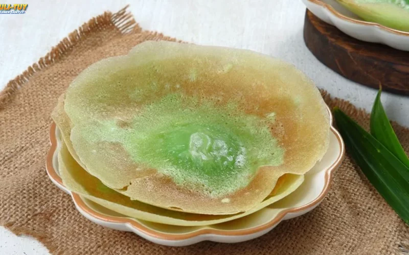 Kue Ape 4 Tekstur Khas Renyah di Tepi Lembut di Tengah